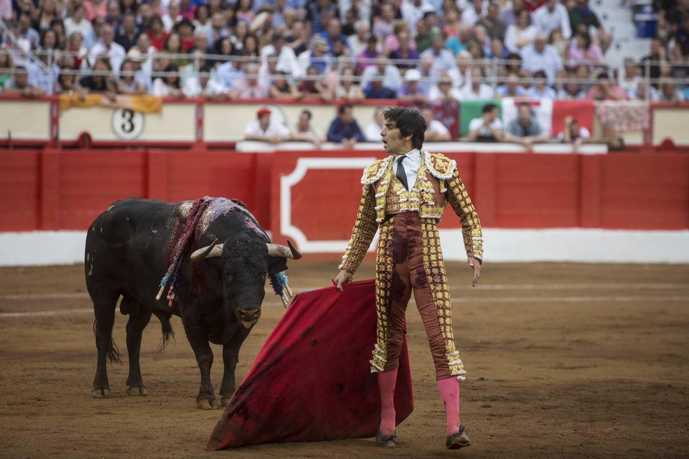 Fotos: Perera sale por la puerta grande en la segunda corrida de toros de la Feria de Santiago