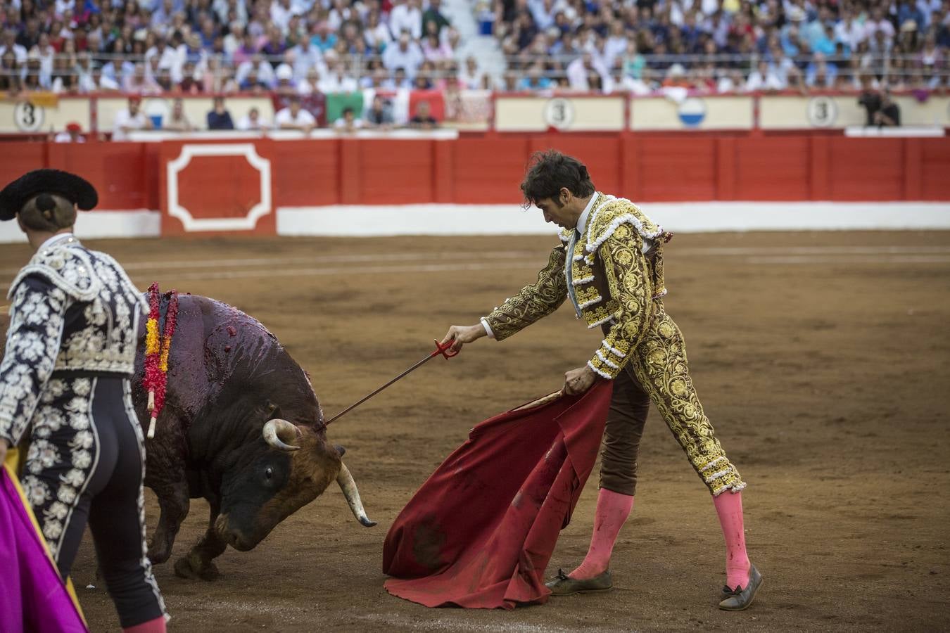 Fotos: Perera sale por la puerta grande en la segunda corrida de toros de la Feria de Santiago