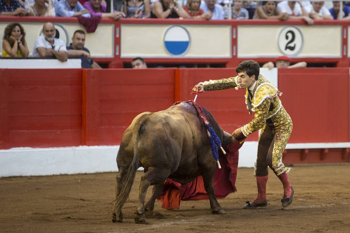 Fotos: Perera sale por la puerta grande en la segunda corrida de toros de la Feria de Santiago