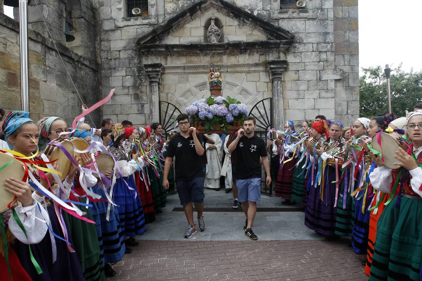 Fotos: El pueblo de Tanos honra a su patrona Santa Ana