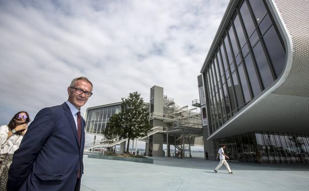 Imagen. El ministro de Cultura visita el Centro Botín.