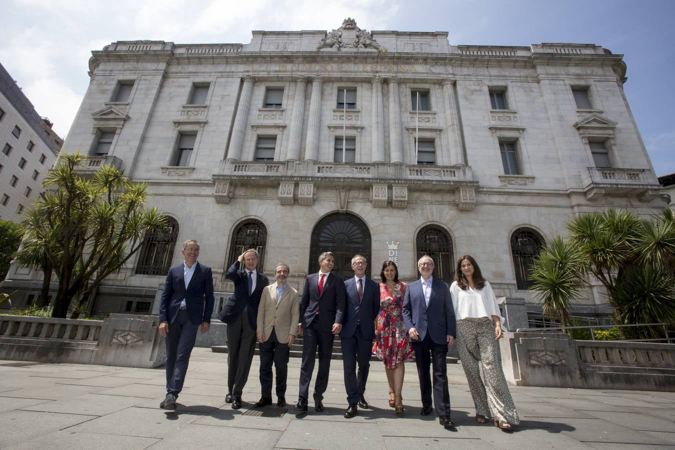 César Díaz, concejal de Urbanismo; Ricardo Martí, presidente del patronato del Museo; Manuel Borja-Villel, director del Reina Sofía; Pablo Zuloaga, delegado del Gobierno; José Guirao, ministro de Cultura; Gema Igual, alcaldesa de Santander; José María Lafuente, artífice del Archivo; y Míriam Díaz, concejala de Cultura.