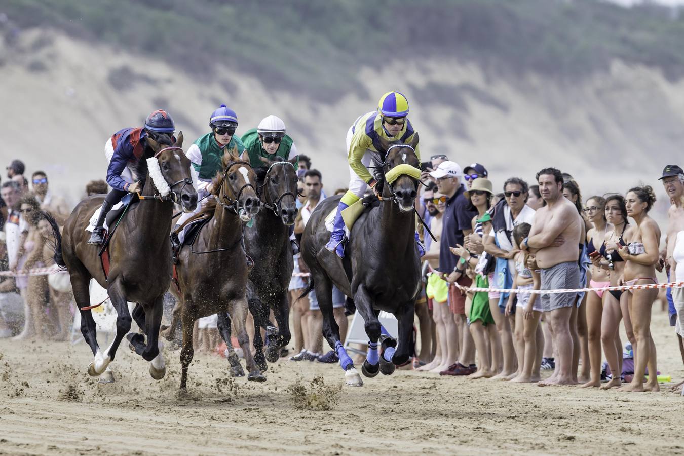 La amazona cántabra es la primera que gana la carrera principal, en una jornada en la que Diego Sarabia se impuso en las otras dos pruebas del día