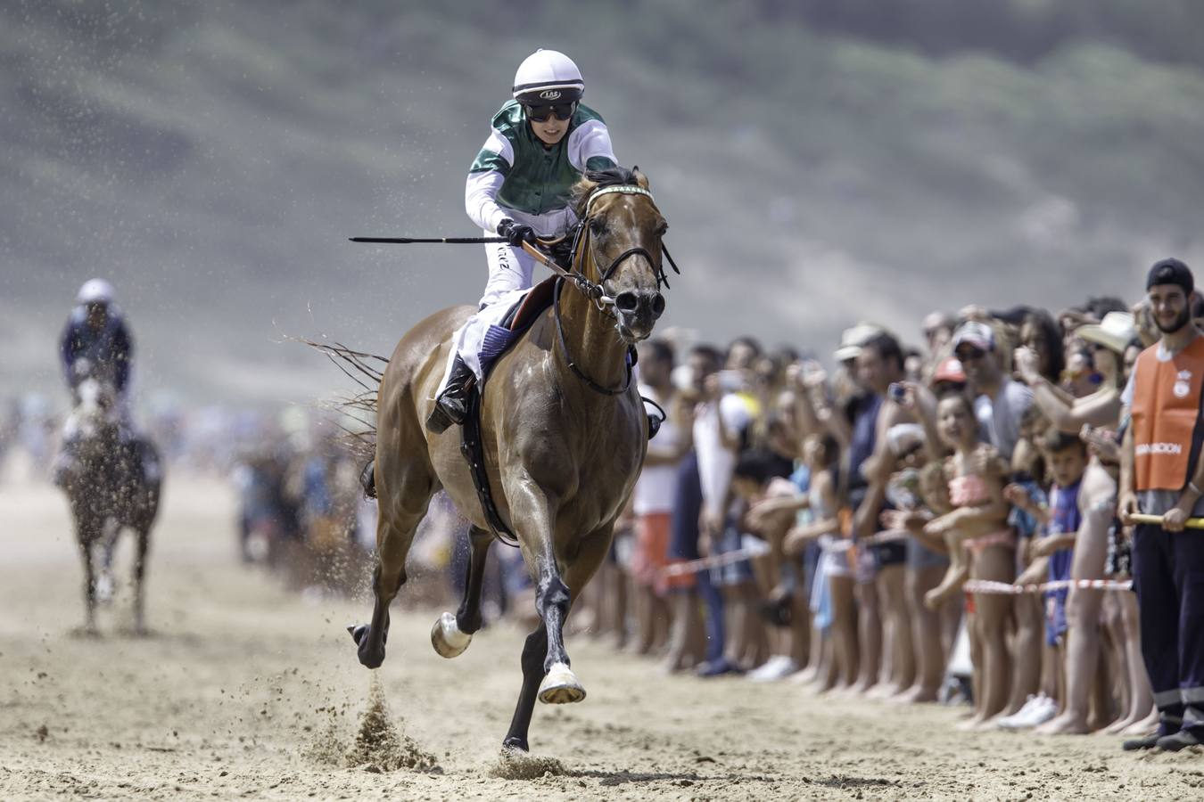 La amazona cántabra es la primera que gana la carrera principal, en una jornada en la que Diego Sarabia se impuso en las otras dos pruebas del día