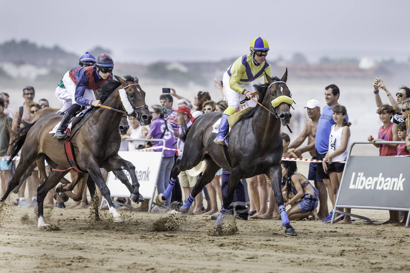 La amazona cántabra es la primera que gana la carrera principal, en una jornada en la que Diego Sarabia se impuso en las otras dos pruebas del día