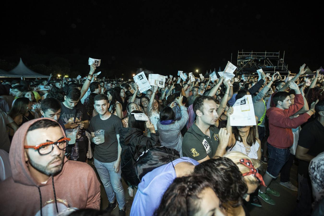 Fotos: Indignación en La Campa por la cancelación del concierto de David Guetta