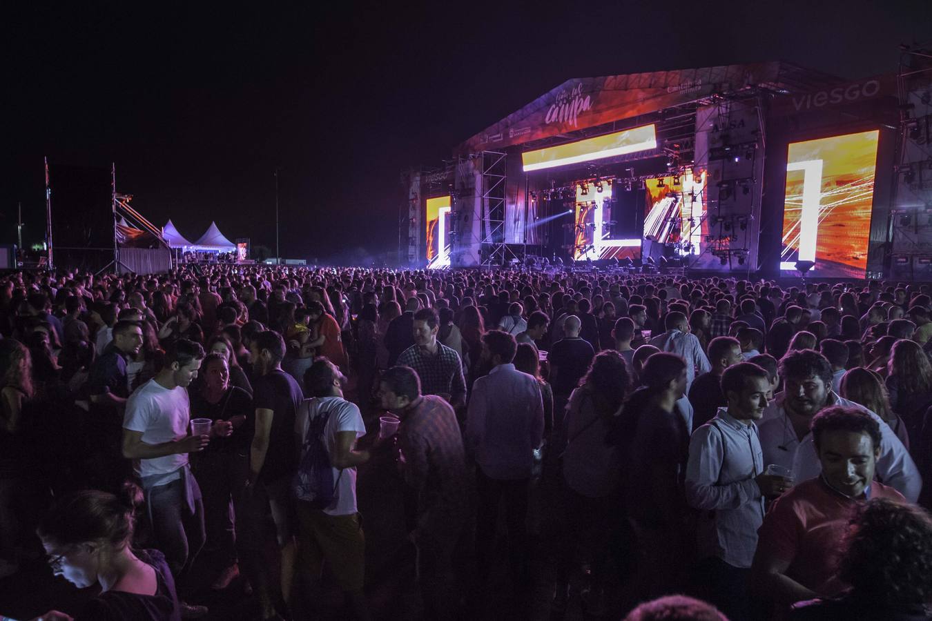 Fotos: Indignación en La Campa por la cancelación del concierto de David Guetta