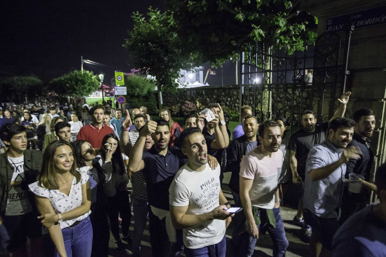 Fotos: Indignación en La Campa por la cancelación del concierto de David Guetta