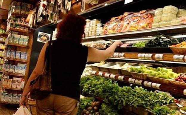 El debilitamiento del consumo modera el crecimiento de la economía en primavera