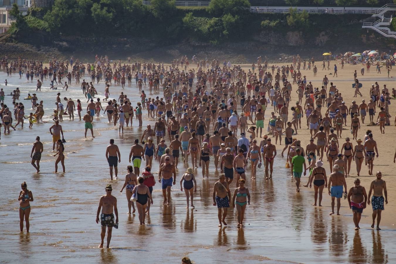 Fotos: Las temperaturas superan los 30 grados en varios puntos de Cantabria