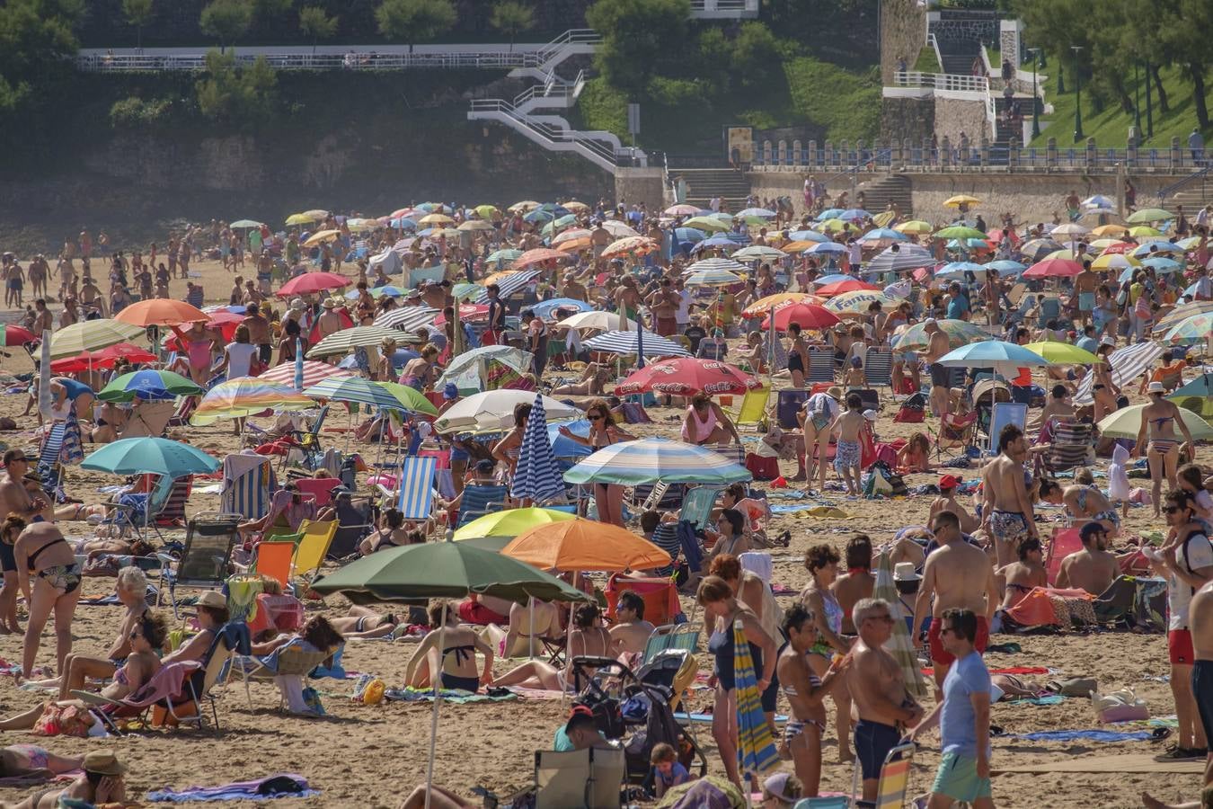 Fotos: Las temperaturas superan los 30 grados en varios puntos de Cantabria