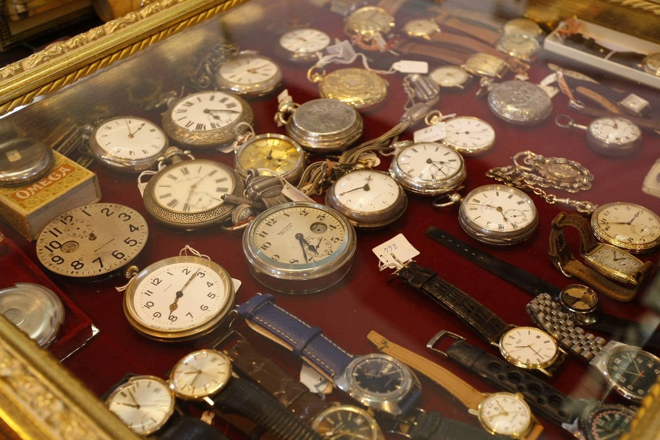 Más de 90 expositores de cinco países y 10 comunidades autónomas, y más de 42.000 objetos vintage, retro, almoneda y antigüedades en la XIX Feria Desembalaje Cantabria