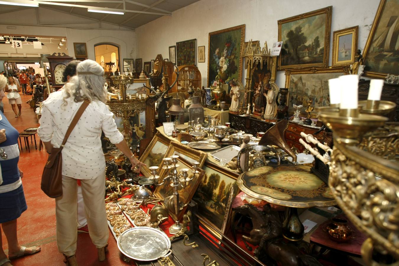 Más de 90 expositores de cinco países y 10 comunidades autónomas, y más de 42.000 objetos vintage, retro, almoneda y antigüedades en la XIX Feria Desembalaje Cantabria