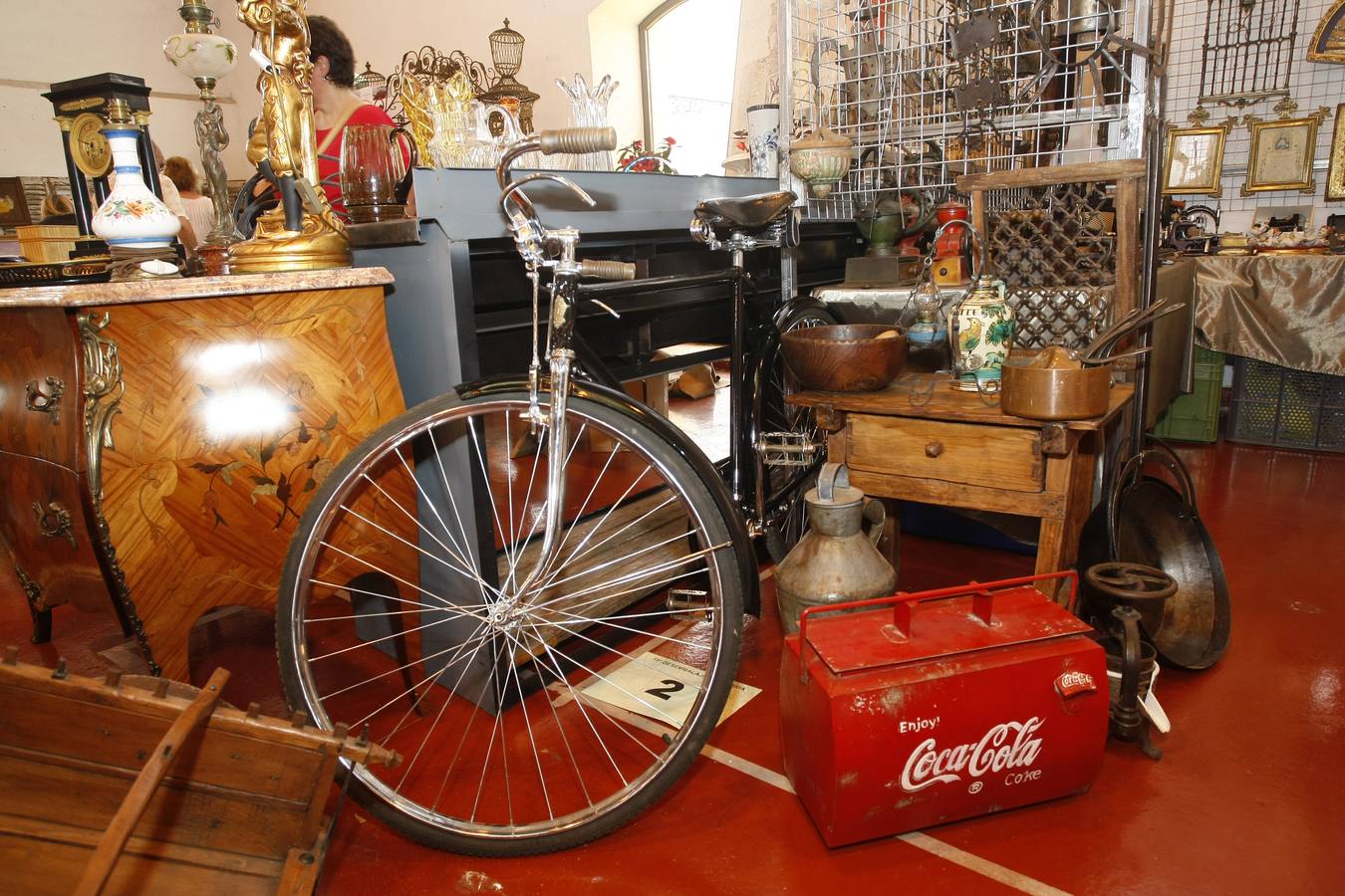 Más de 90 expositores de cinco países y 10 comunidades autónomas, y más de 42.000 objetos vintage, retro, almoneda y antigüedades en la XIX Feria Desembalaje Cantabria