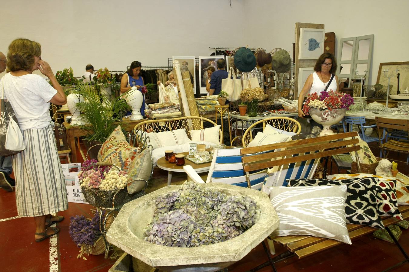Más de 90 expositores de cinco países y 10 comunidades autónomas, y más de 42.000 objetos vintage, retro, almoneda y antigüedades en la XIX Feria Desembalaje Cantabria