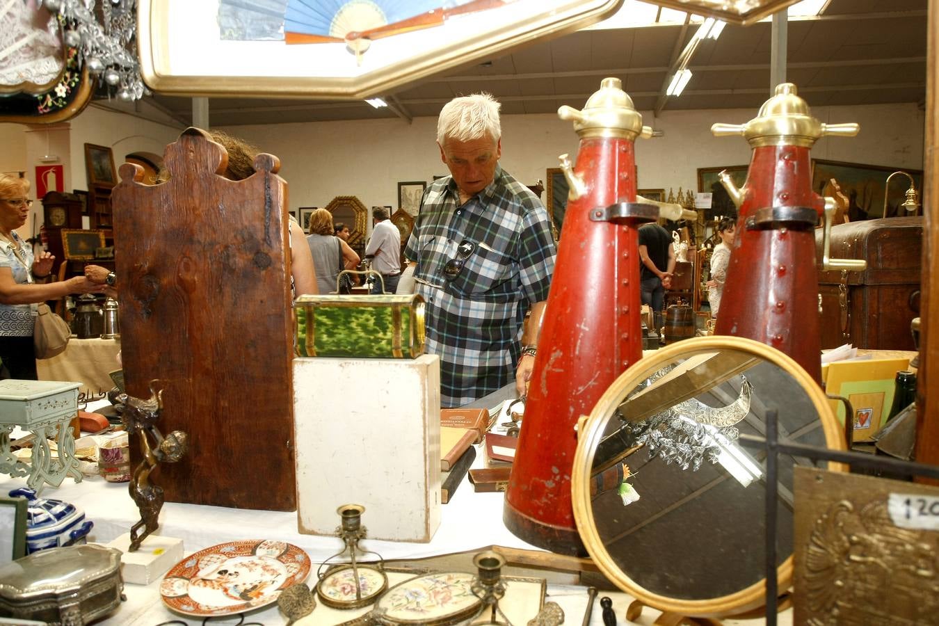 Más de 90 expositores de cinco países y 10 comunidades autónomas, y más de 42.000 objetos vintage, retro, almoneda y antigüedades en la XIX Feria Desembalaje Cantabria