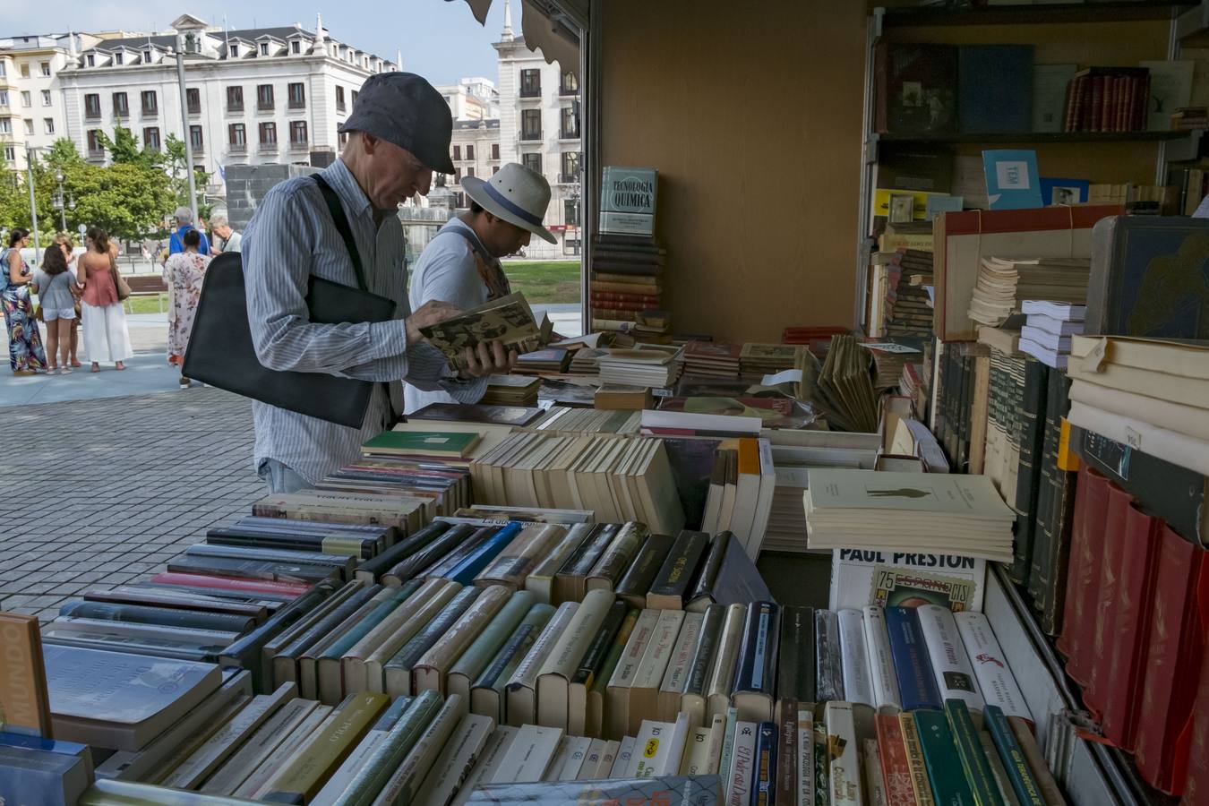 Fotos: Feria del libro viejo en Santander