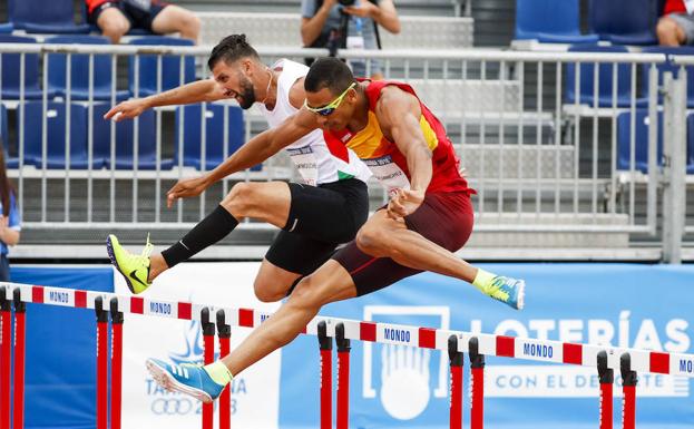 El español Mark Ujakpor (d), durante los Juegos del Mediterráneo que se disputaron en Tarragona. 