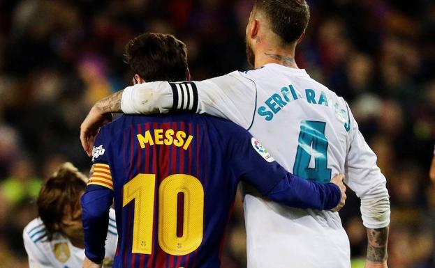 Messi y Ramos, durante el último clásico.