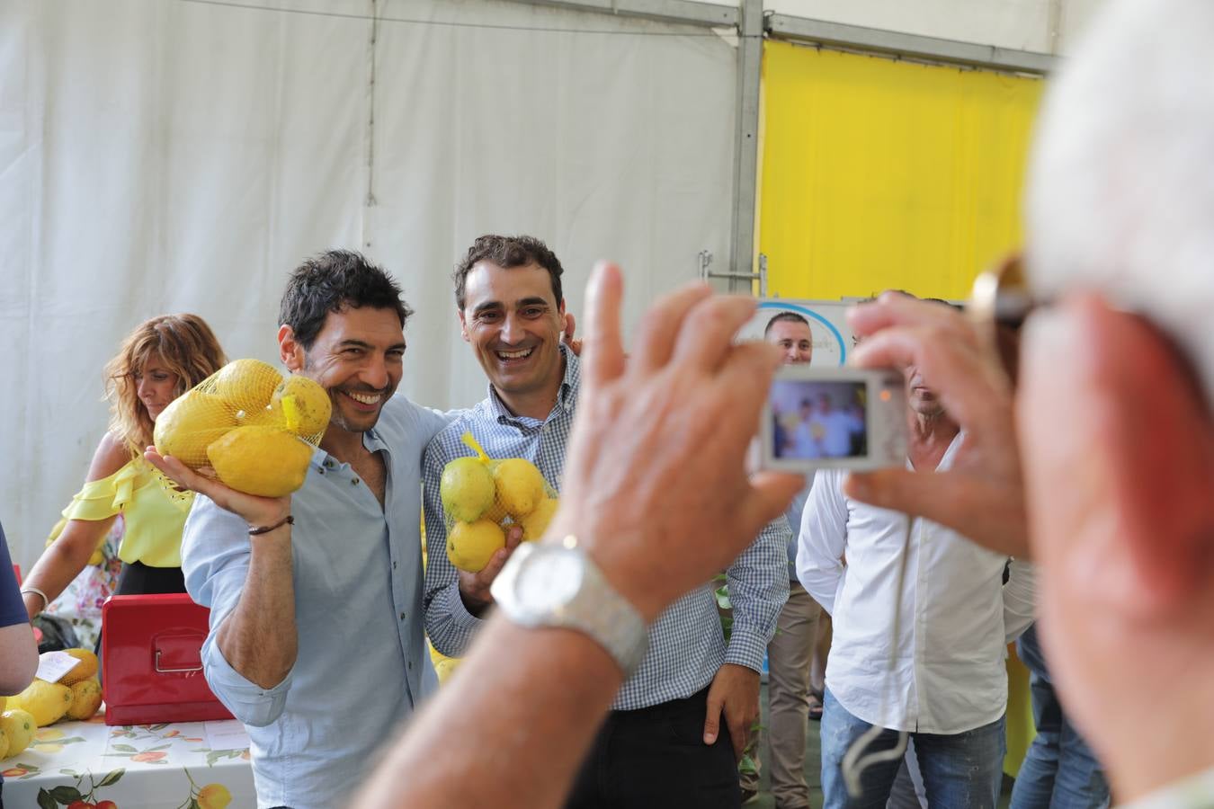 Fotos: La fiesta solidaria de los limones en Novales