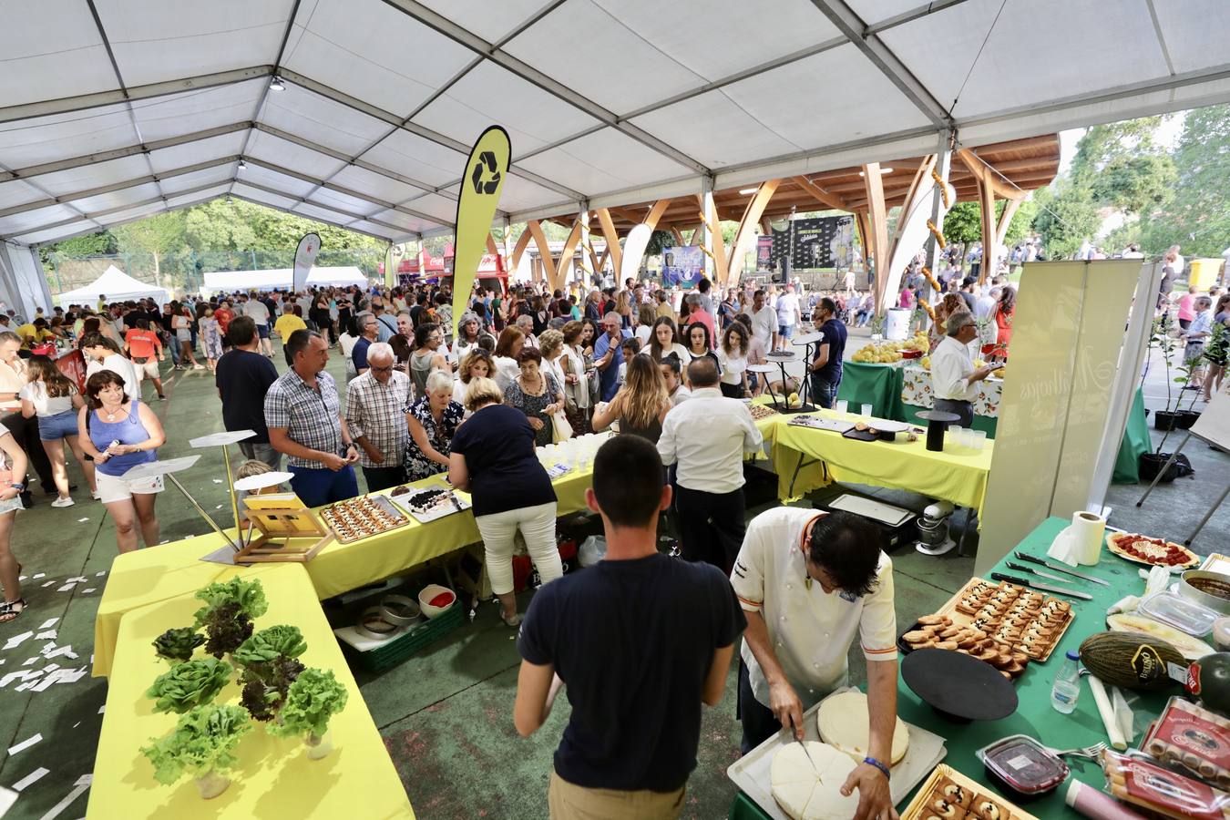 Fotos: La fiesta solidaria de los limones en Novales