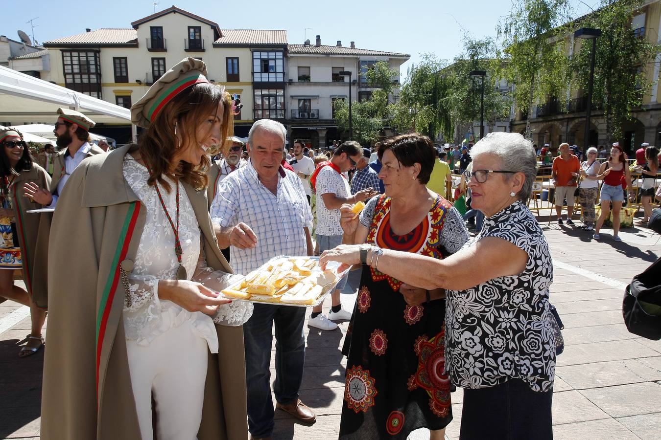 Hermanos cofrades se encargarán de ofrecer al público el rico producto.