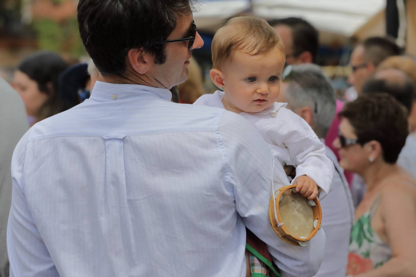 Miles de cántabros celebran el día de la comunidad autónoma en Cabezón de la Sal.