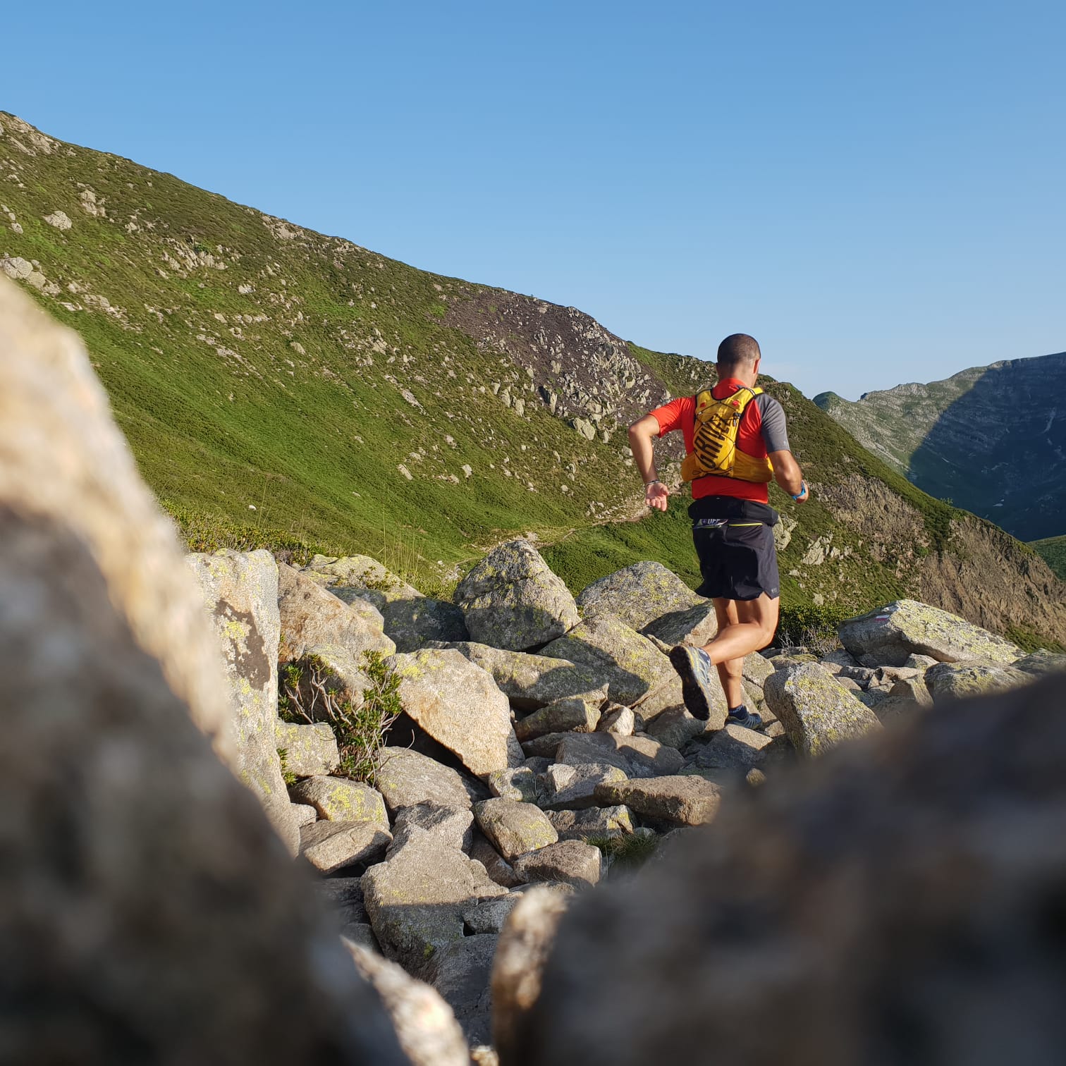 El cántabro Pablo Criado partió el 31 de julio de la playa de Ban Yuls, en el Mediterráneo, con el objetivo de llegar al Cántabrico tras cruzar los Pirineos corriendo