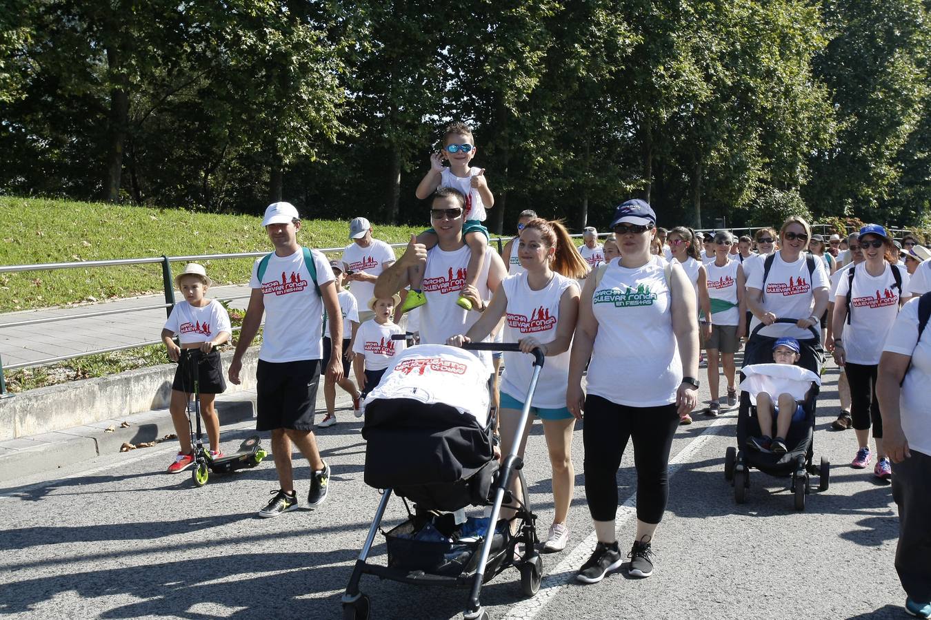 La décima edición de la Marcha Popular por el Bulevar Ronda congregó a cerca de 2.000 personas 