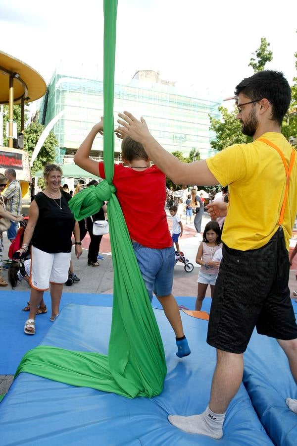 Fotos: Un circo al aire libre en la Plaza Mayor de Torrelavega