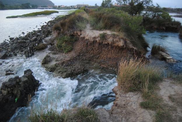 El dique de Bengoa, en el corazón de la marisma, es una zona de paseo frecuentada por vecinos y ornitólogos. 