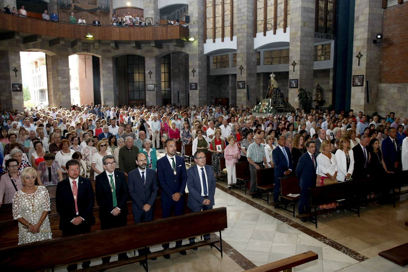 Fotos: Procesión de la Virgen Grande por Torrelavega