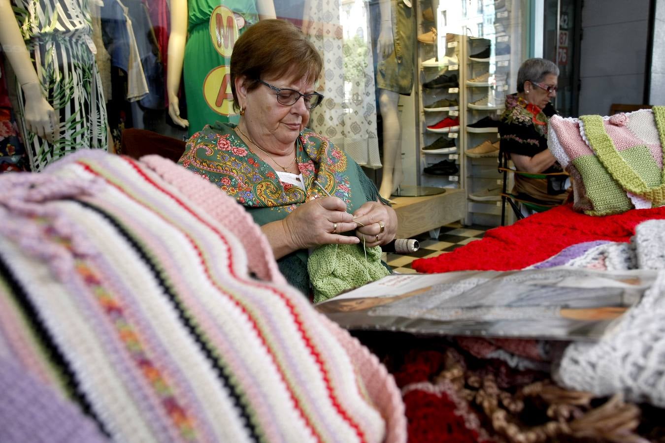 Fotos: Feria de artesanos en Torrelavega