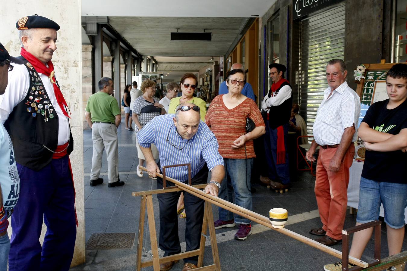 Fotos: Feria de artesanos en Torrelavega