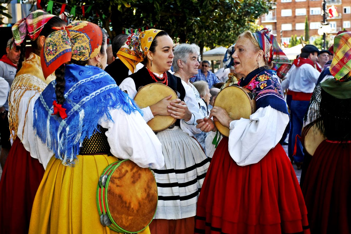 Fotos: Folclore cántabro en las fiestas de