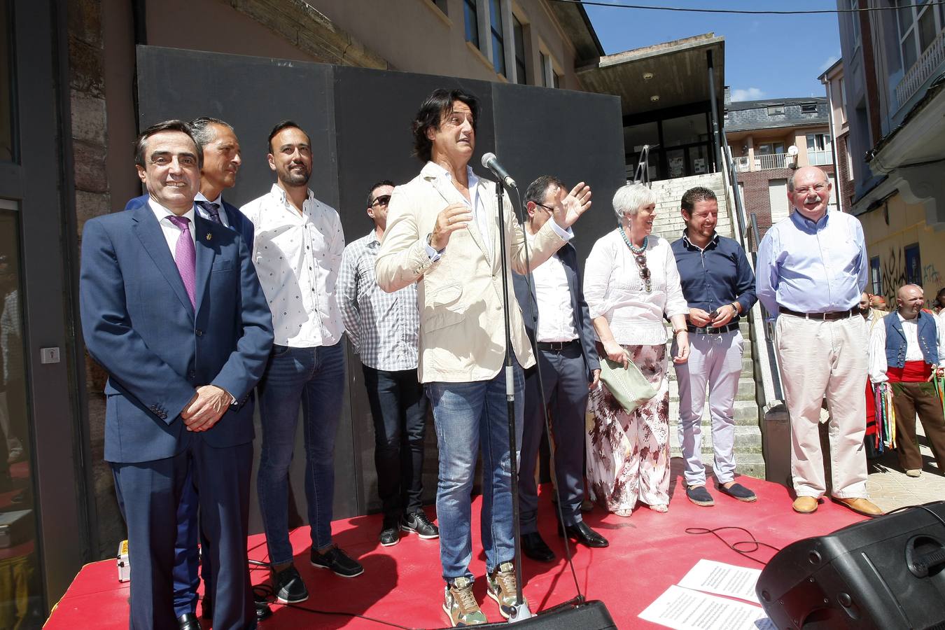 Fotos: El nombre de Poty ya luce en el &#039;Paseo de la Fama&#039; de Torrelavega