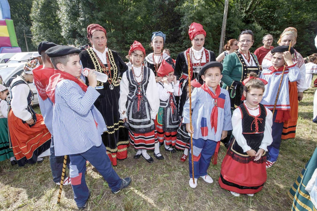 Fotos: Los pasiegos veneran a su Virgen de Valvanuz