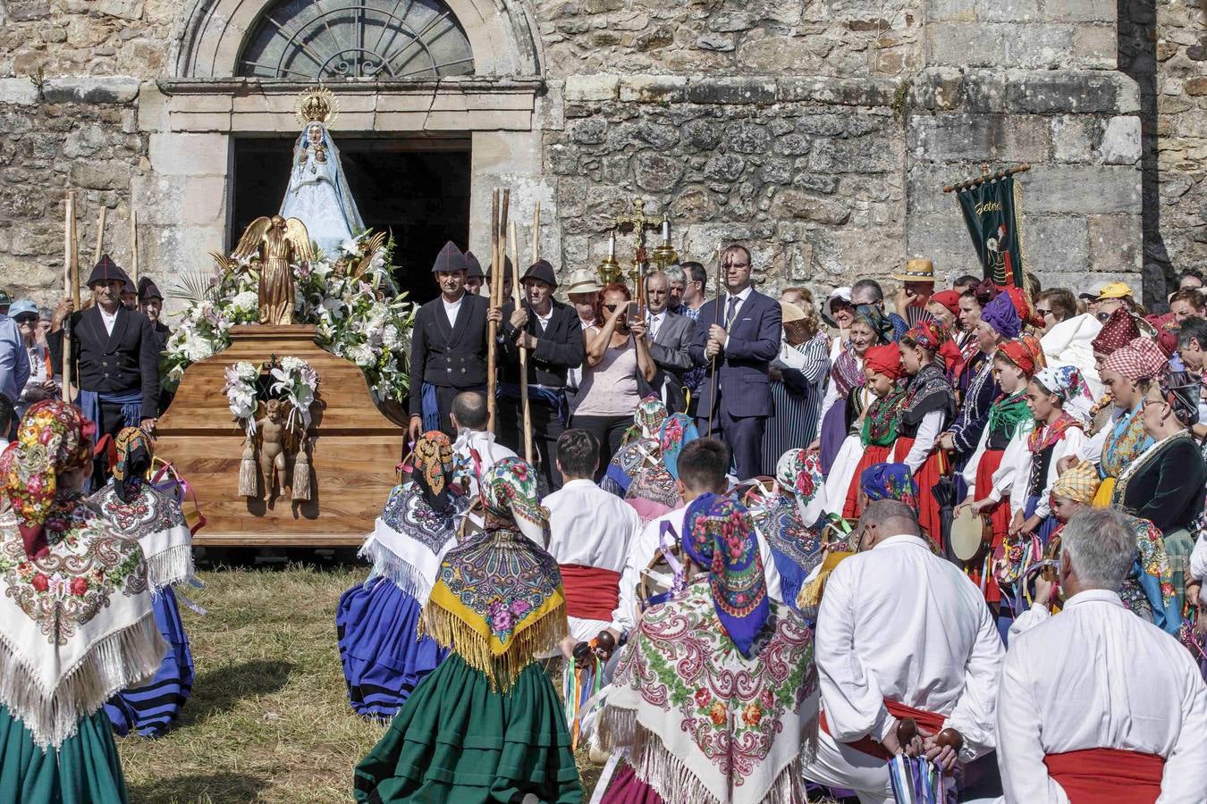 Fotos: Los pasiegos veneran a su Virgen de Valvanuz