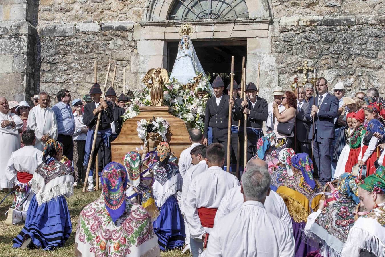 Fotos: Los pasiegos veneran a su Virgen de Valvanuz