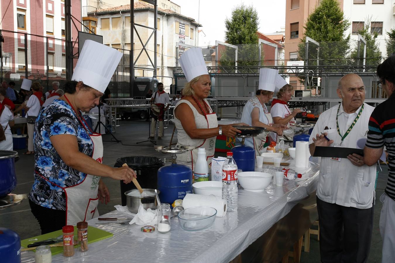 Fotos: Concurso de arroz en la Plaza de La Llama