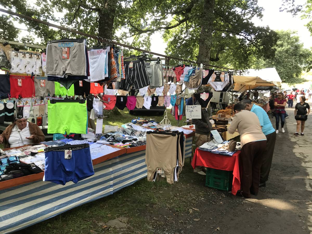 Numeroso público en la feria