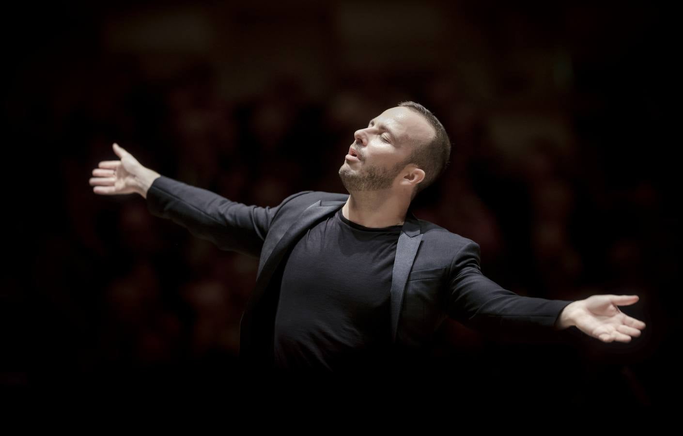 El director Yannick Nézet-Séguin se despide de la formación holandesa y afronta la dirección musical del Metropolitan Opera House.