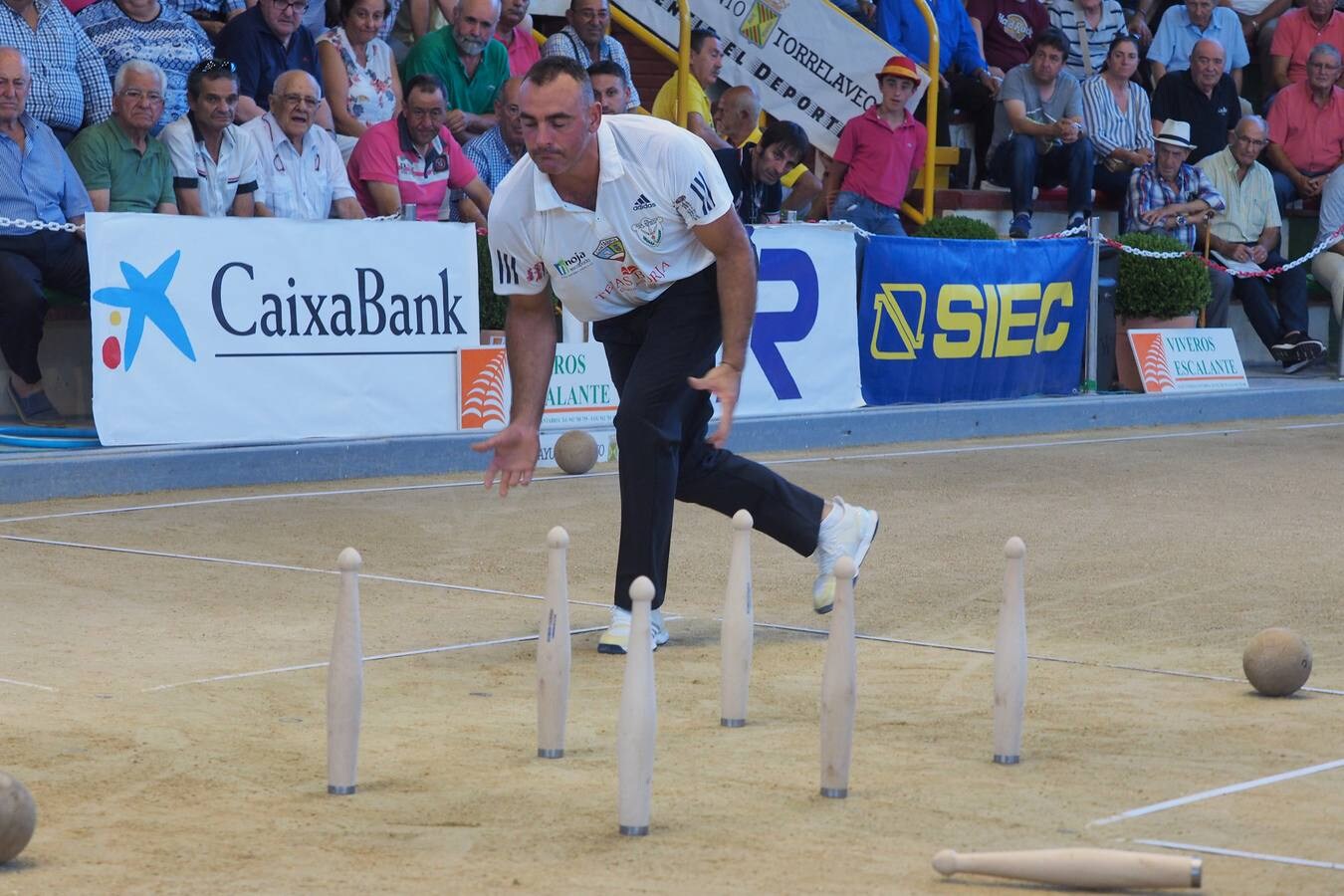 Su gran rival, Jesús Salmón, tuvo que conformarse con la segunda plaza, justo por delante de Víctor González, que cerró el podio en Torrelavega