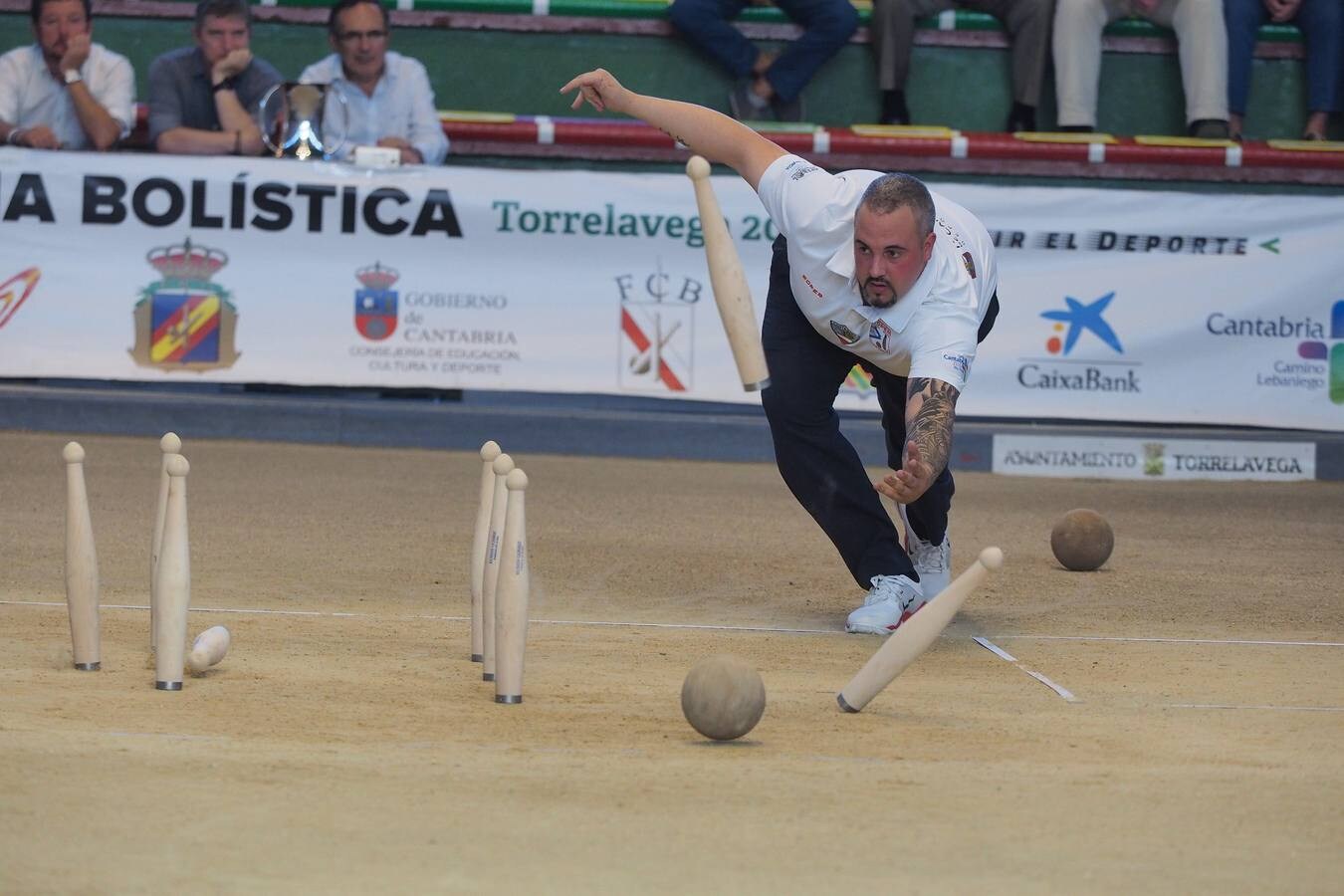 Su gran rival, Jesús Salmón, tuvo que conformarse con la segunda plaza, justo por delante de Víctor González, que cerró el podio en Torrelavega