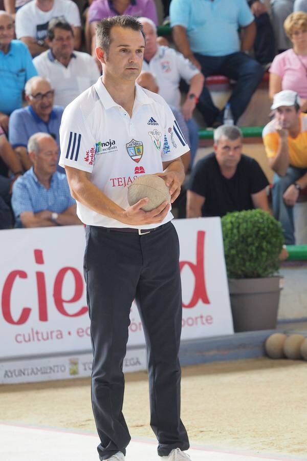 Su gran rival, Jesús Salmón, tuvo que conformarse con la segunda plaza, justo por delante de Víctor González, que cerró el podio en Torrelavega