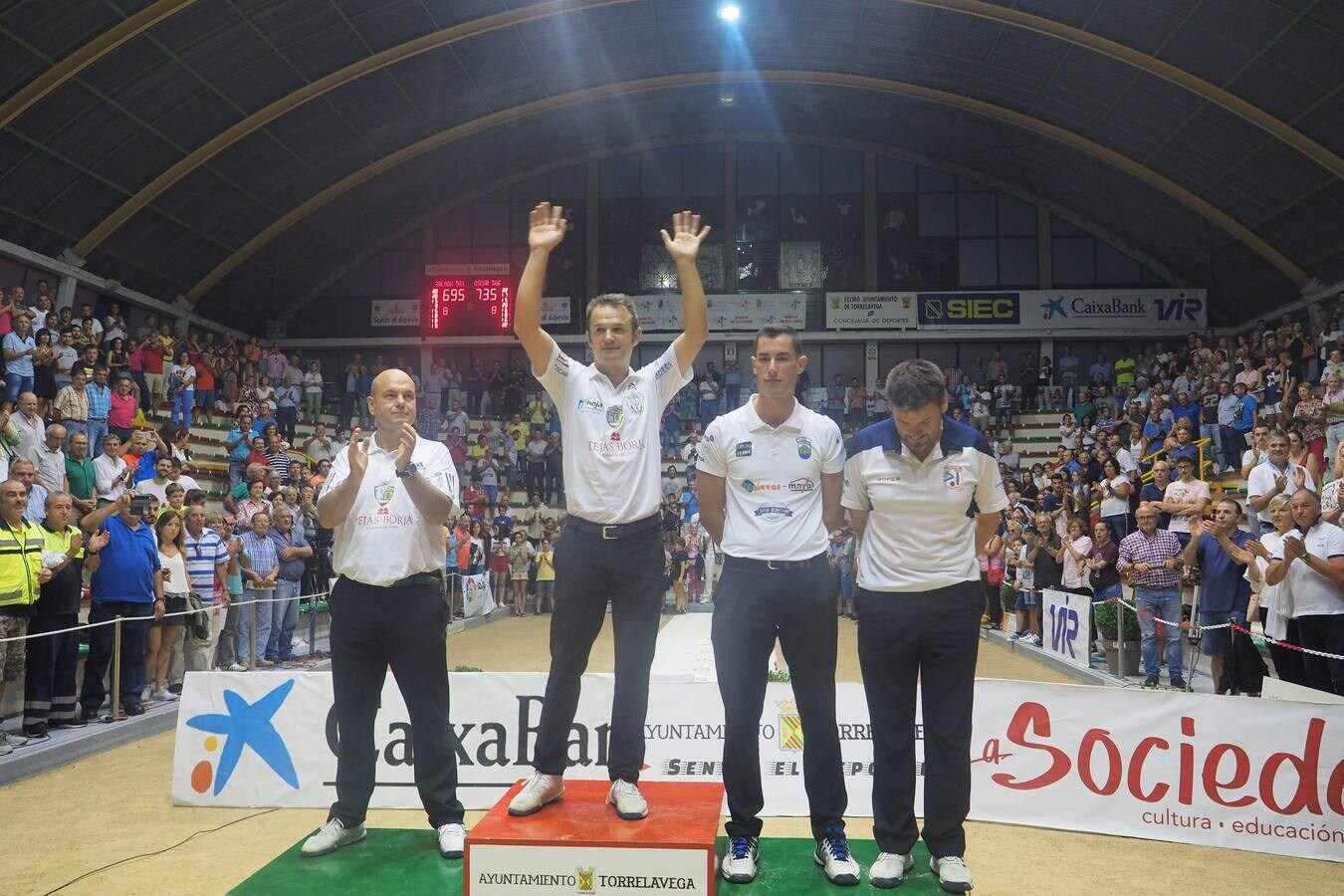 Su gran rival, Jesús Salmón, tuvo que conformarse con la segunda plaza, justo por delante de Víctor González, que cerró el podio en Torrelavega