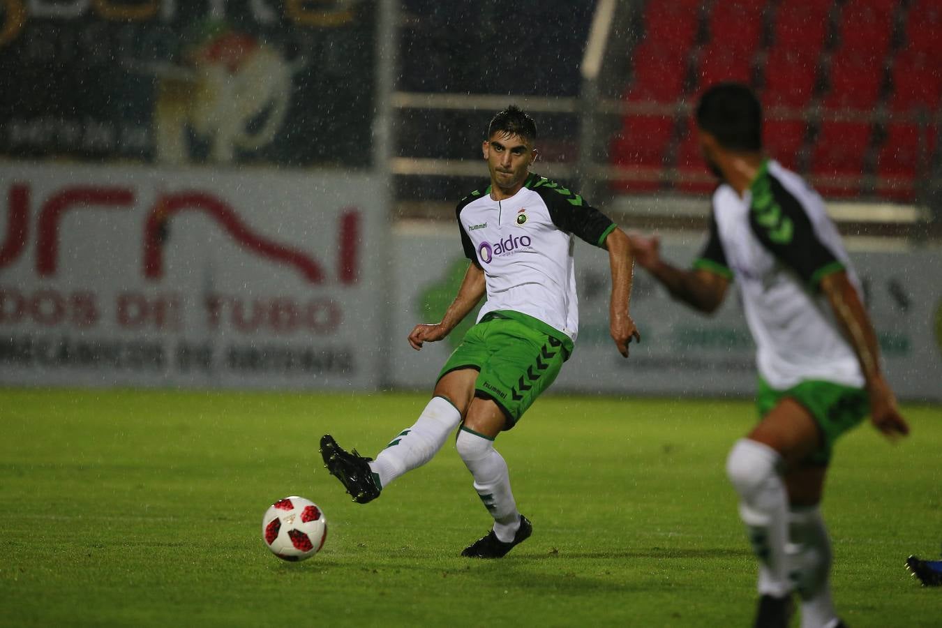 Fotos: Encuentro Mirandés-Racing de la Copa del Rey