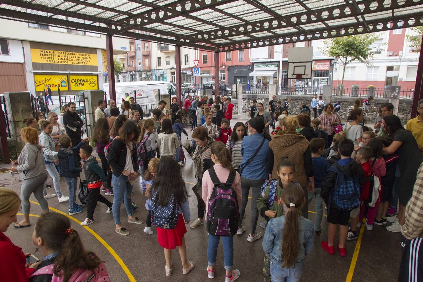 Fotos: La vuelta al &#039;cole&#039; en una jornada de huelga de maestros