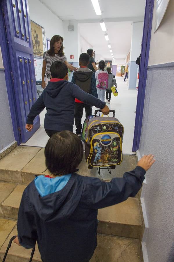 Fotos: La vuelta al &#039;cole&#039; en una jornada de huelga de maestros