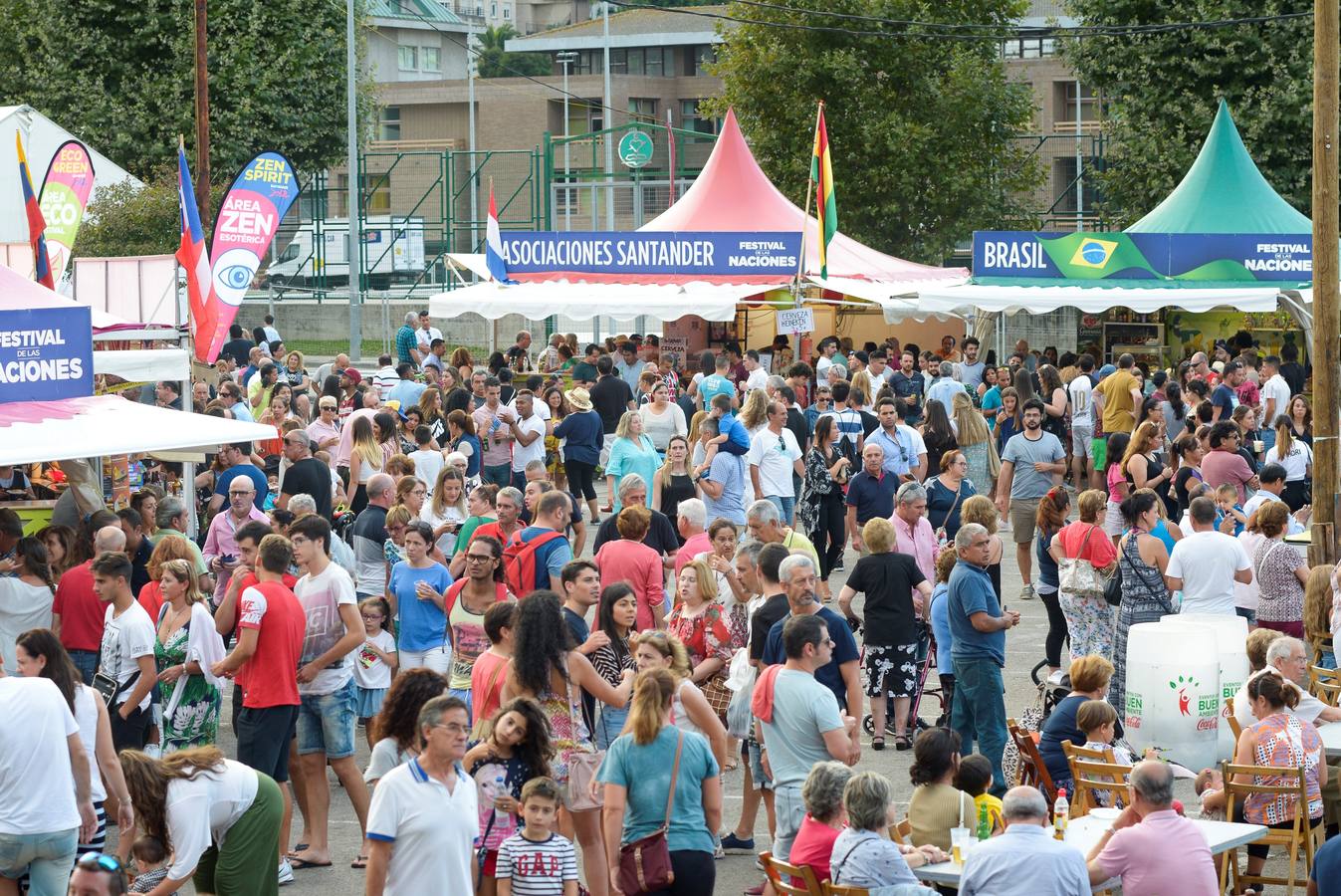 Familias enteras visitaron el festival. 